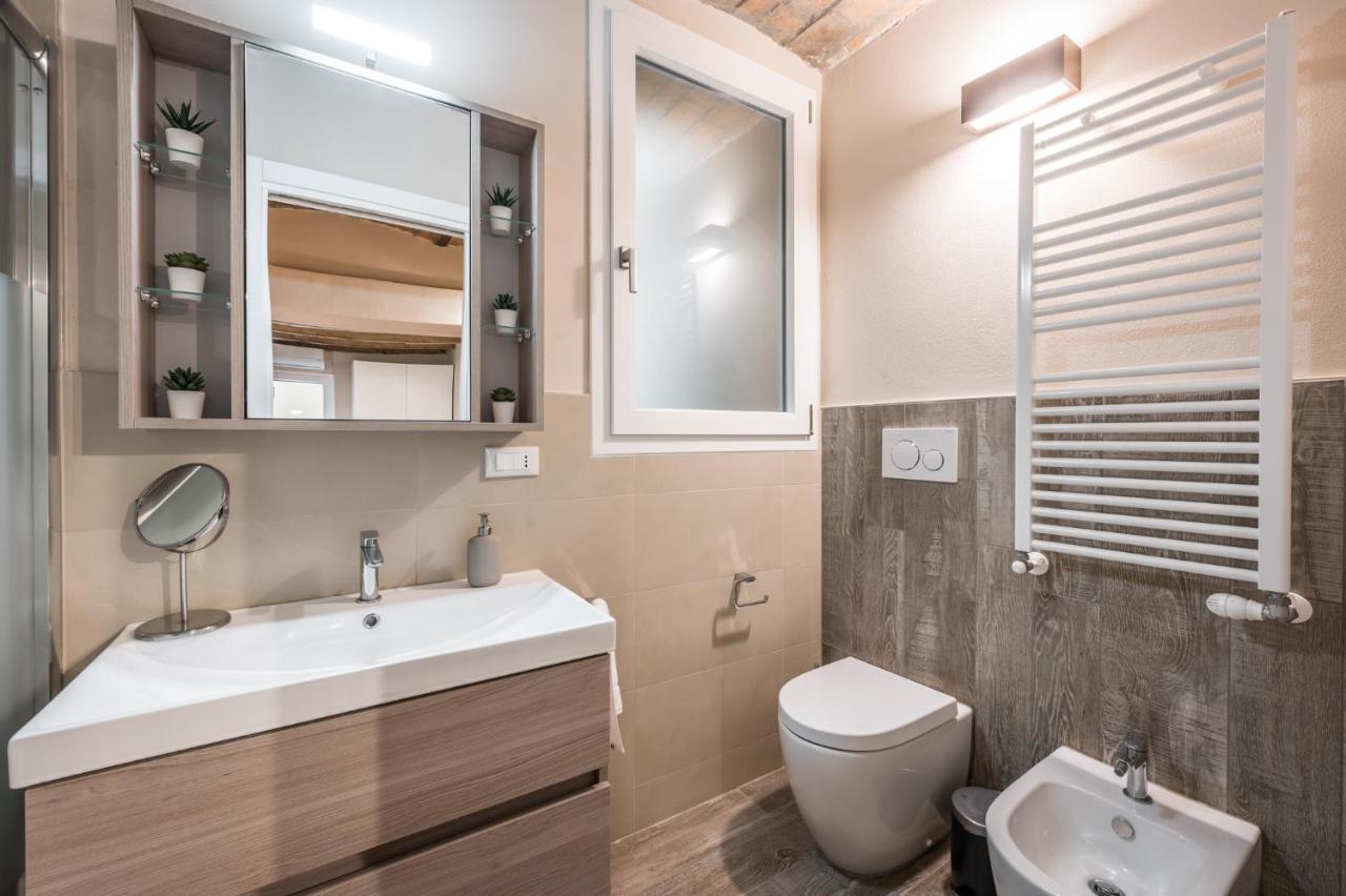 בולוניה Broccaindosso Wood Apartments 5* מראה חיצוני תמונה